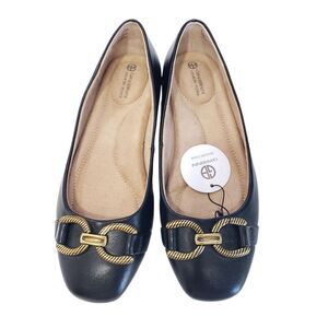 NEW Giani Bernini Women's Black Flats with Gold Decor, Size 5.5